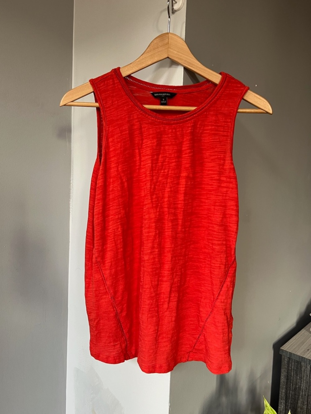 Banana Republic burnt orange Sleeveless Crewneck Tank